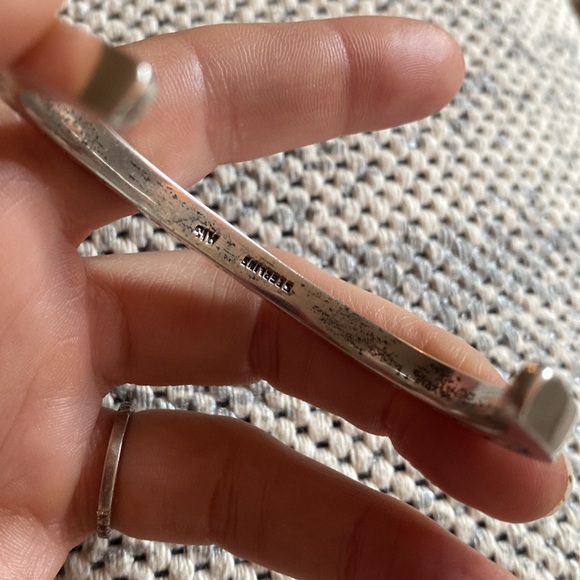 Native American heavy 925 Silver artist stamped cuff 34.1g - Picture 13 of 15